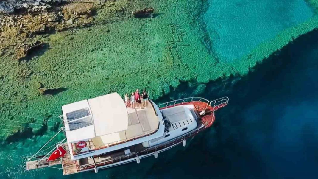 Depremle birlikte deniz yutmuştu... Bin 500 yıllık 'Batık Şehir' 4